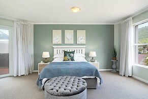 Beachfront Villa Sea Breeze ,hout Bay