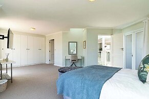 Beachfront Villa Sea Breeze ,hout Bay