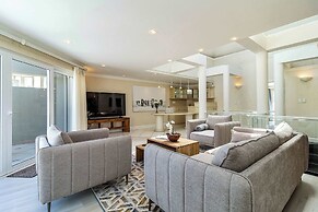 Beachfront Villa, Beach Club, Houtbay, Cape Town, South Africa