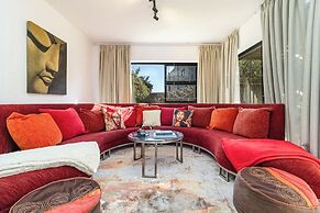 Charming Garden Cottage, Campsbay, Cape Town