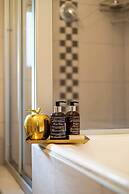 Charming Garden Cottage, Campsbay, Cape Town