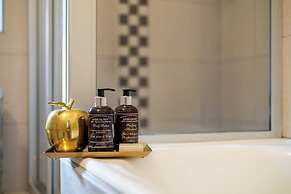 Charming Garden Cottage, Campsbay, Cape Town