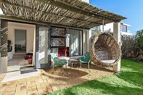 Charming Garden Cottage, Campsbay, Cape Town