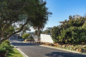Charming Garden Cottage, Campsbay, Cape Town