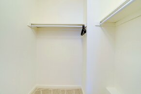 DC Airport Metroline Apartments