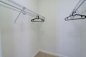 DC Airport Metroline Apartments