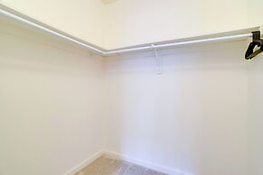 DC Airport Metroline Apartments