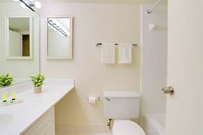 DC Airport Metroline Apartments