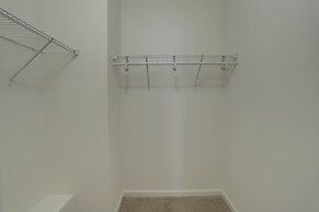 DC Airport Metroline Apartments