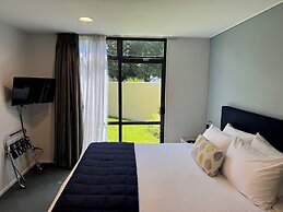 Academy Motor Inn