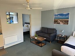 Academy Motor Inn