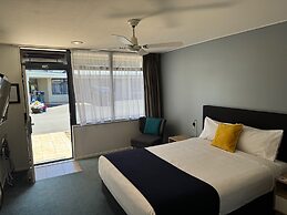 Academy Motor Inn