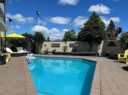 Academy Motor Inn