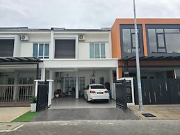 OYO 91080 Guesthouse Dseribong