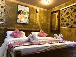 Scarlet White Resort