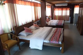 Scarlet White Resort