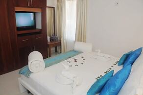 Scarlet White Resort