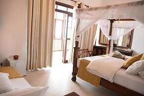 Scarlet White Resort