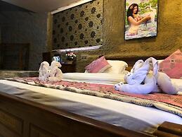 Scarlet White Resort