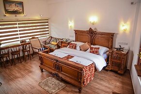 Scarlet White Resort