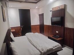 Hotel Shri Sai Deluxe