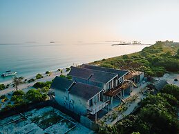 Araaik Beach Village