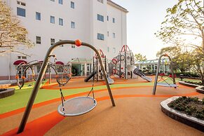 NARADA RESORT SHANGHAI  HOTEL Disney Store