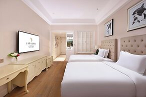 NARADA RESORT SHANGHAI  HOTEL Disney Store