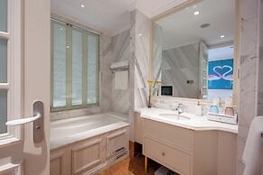 NARADA RESORT SHANGHAI  HOTEL Disney Store