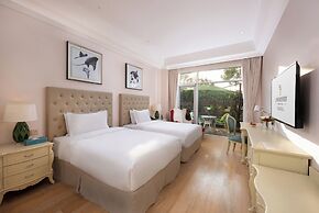 NARADA RESORT SHANGHAI  HOTEL Disney Store