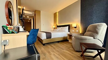 Front One Boutique Adria Boyolali