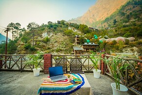 Tirthan Riverside Resort