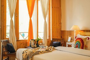 Tirthan Riverside Resort