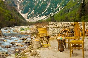 Tirthan Riverside Resort