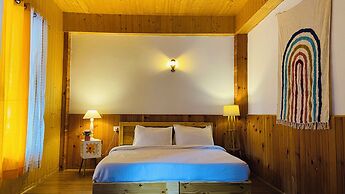 Tirthan Riverside Resort