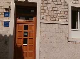 Klaudijas Charming Apartments & Rooms