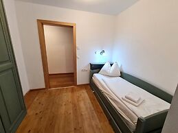 Wonderful Apartment With Views of the Slopes