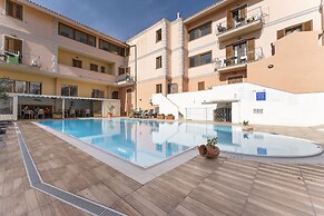 Cristal Blu Apartments In Santa Teresa Gallura