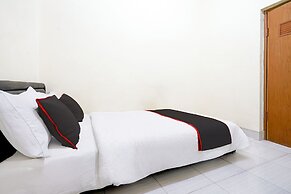 OYO 94421 Soetomo Guest House