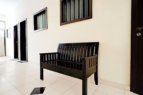 OYO 94421 Soetomo Guest House