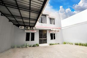 OYO 94421 Soetomo Guest House