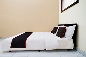 OYO 94421 Soetomo Guest House