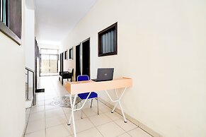 OYO 94421 Soetomo Guest House