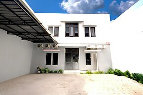 OYO 94421 Soetomo Guest House