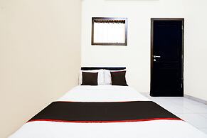 OYO 94421 Soetomo Guest House