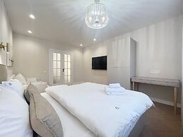 Home Apart Surganova str. 80