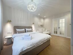 Home Apart Surganova str. 80