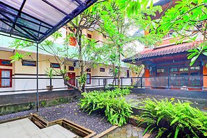 Townhouse Oak Legian Near Legian Beach Formerly Sayang Maha Merta