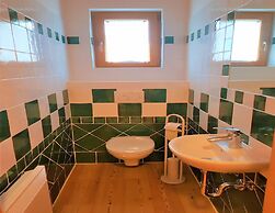 Bright Apartment Near Thermal Springs