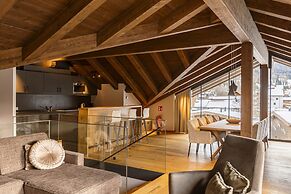 Amazing Penthouse With Shared Pool